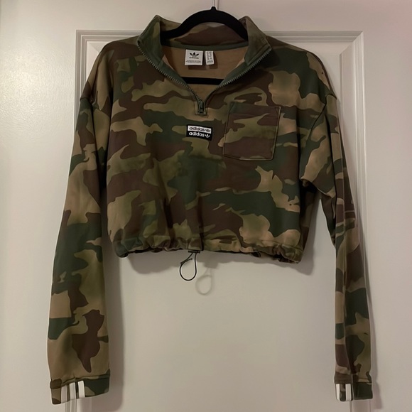 adidas Tops - Adidas Camo Crop Top Size Small